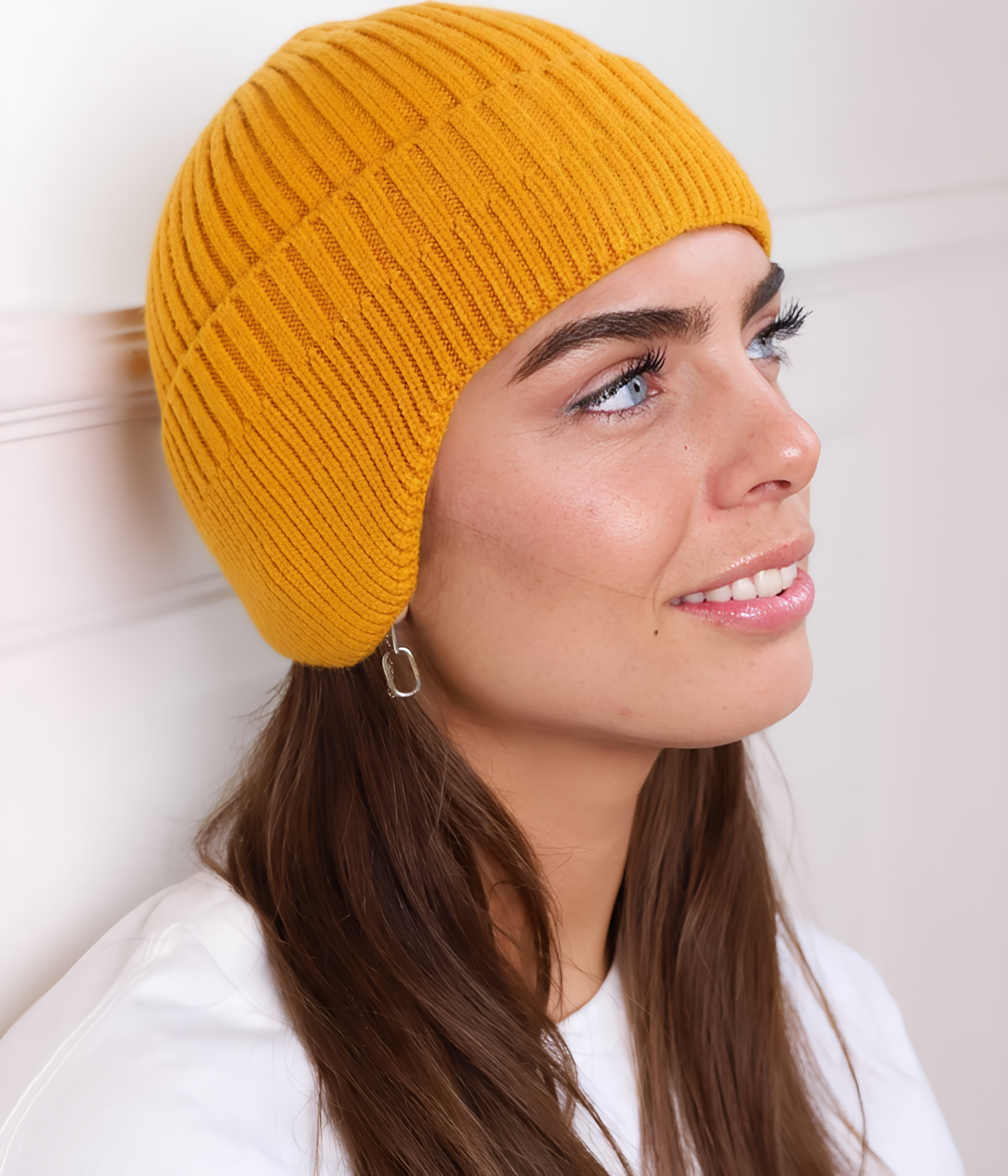 CABLE EARMUFF BEANIE.