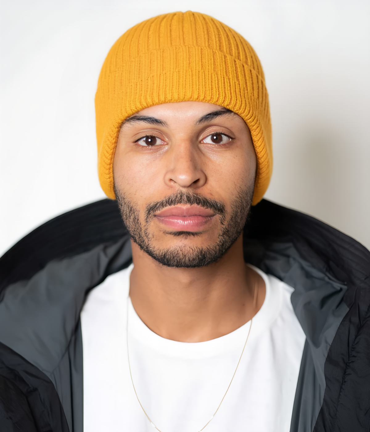 CABLE EARMUFF BEANIE.