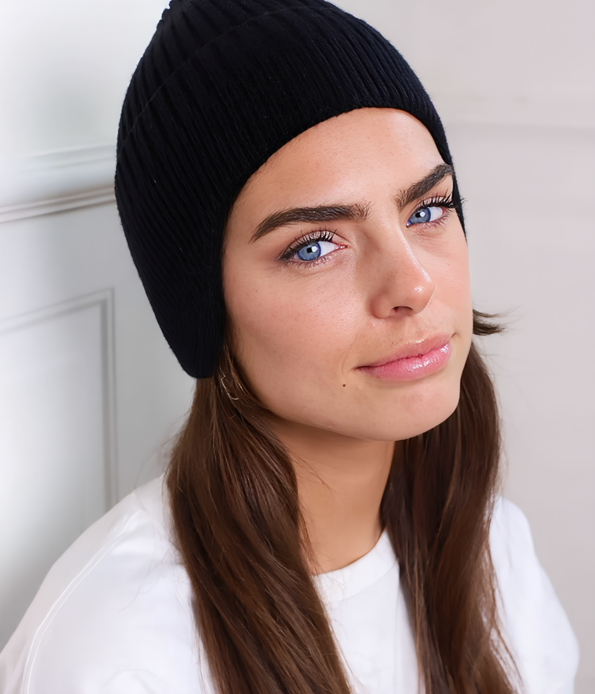 CABLE EARMUFF BEANIE.