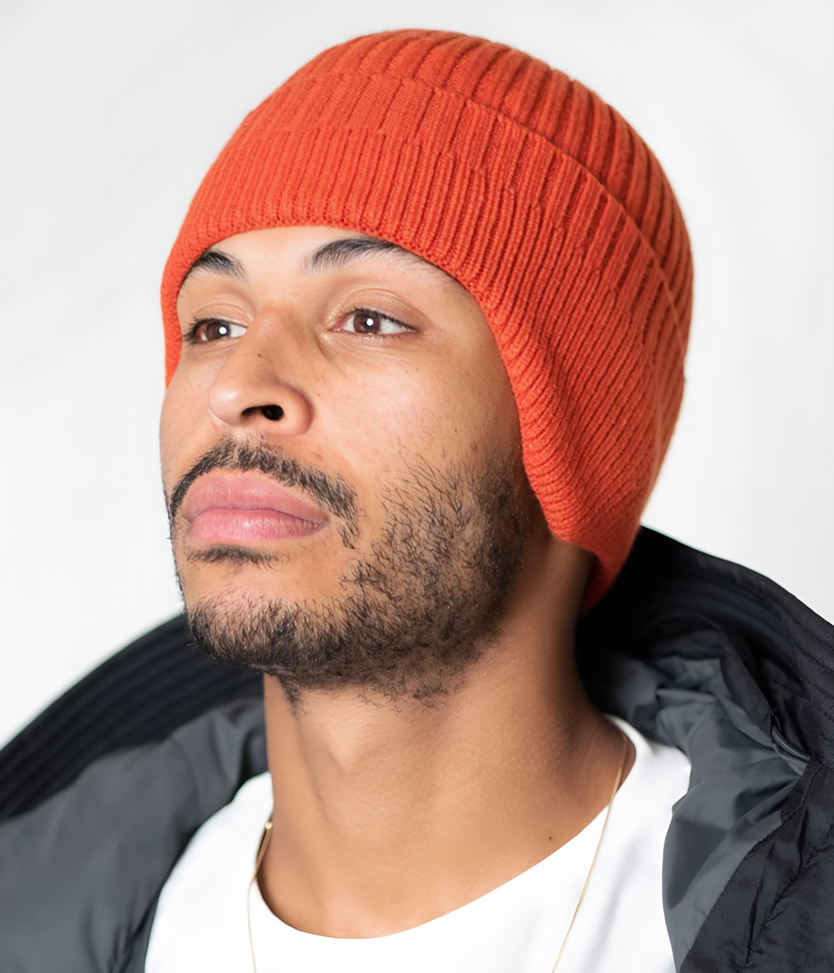 CABLE EARMUFF BEANIE.
