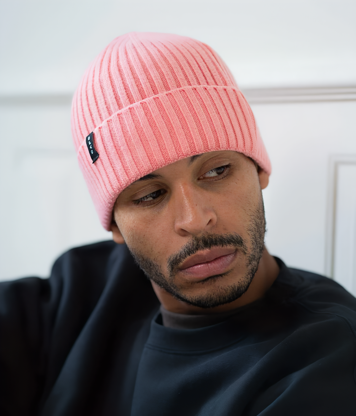 CABLE LOGO BEANIE.