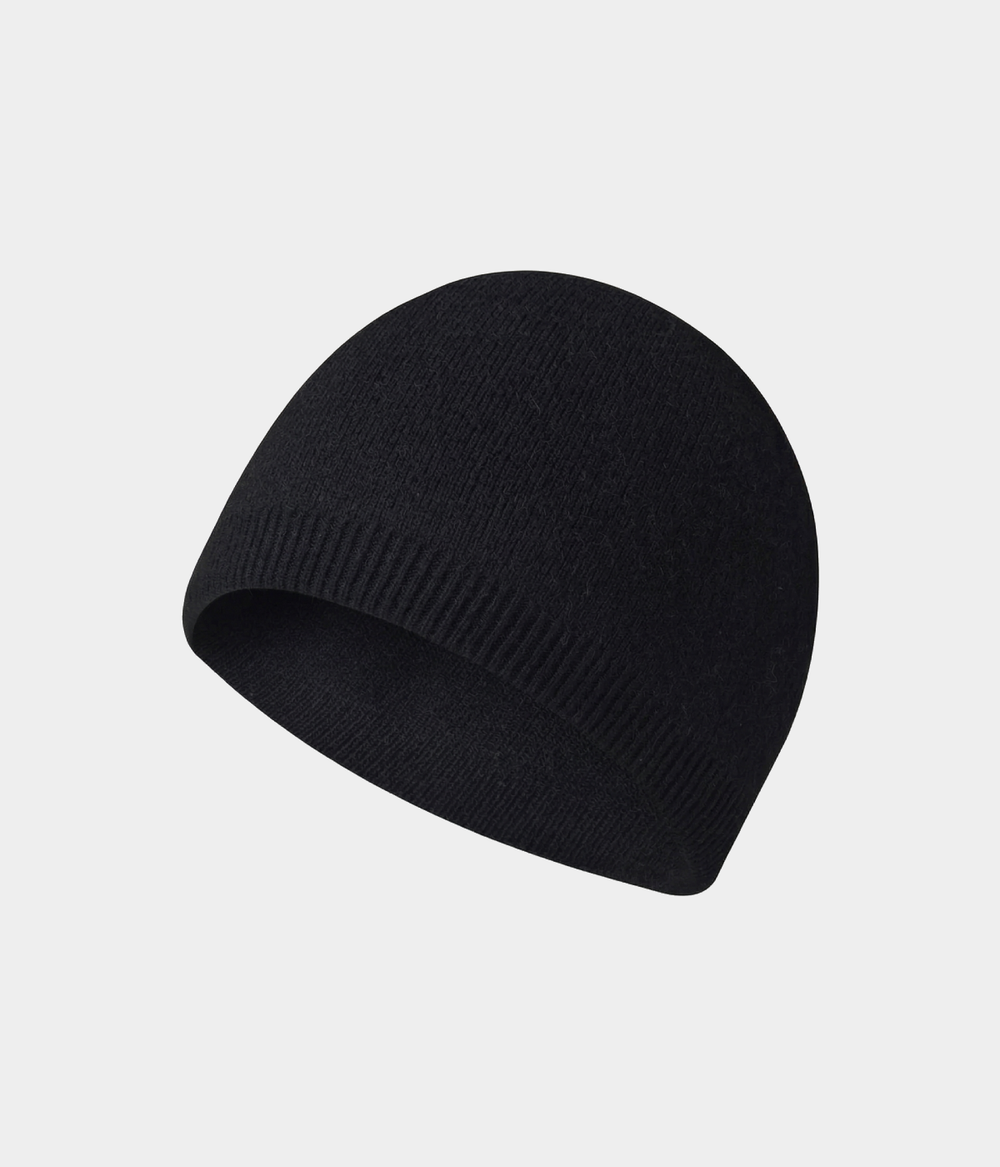 SLIM FIT BEANIE.