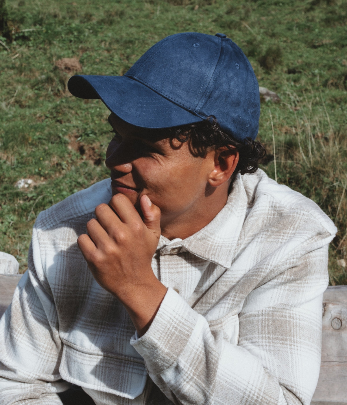 SUEDE CAP.