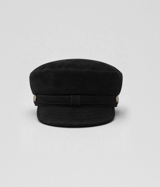 SUEDE SKIPPER.