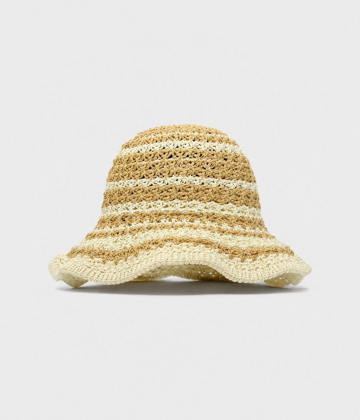 SCALLOPED CROCHET BUCKET.