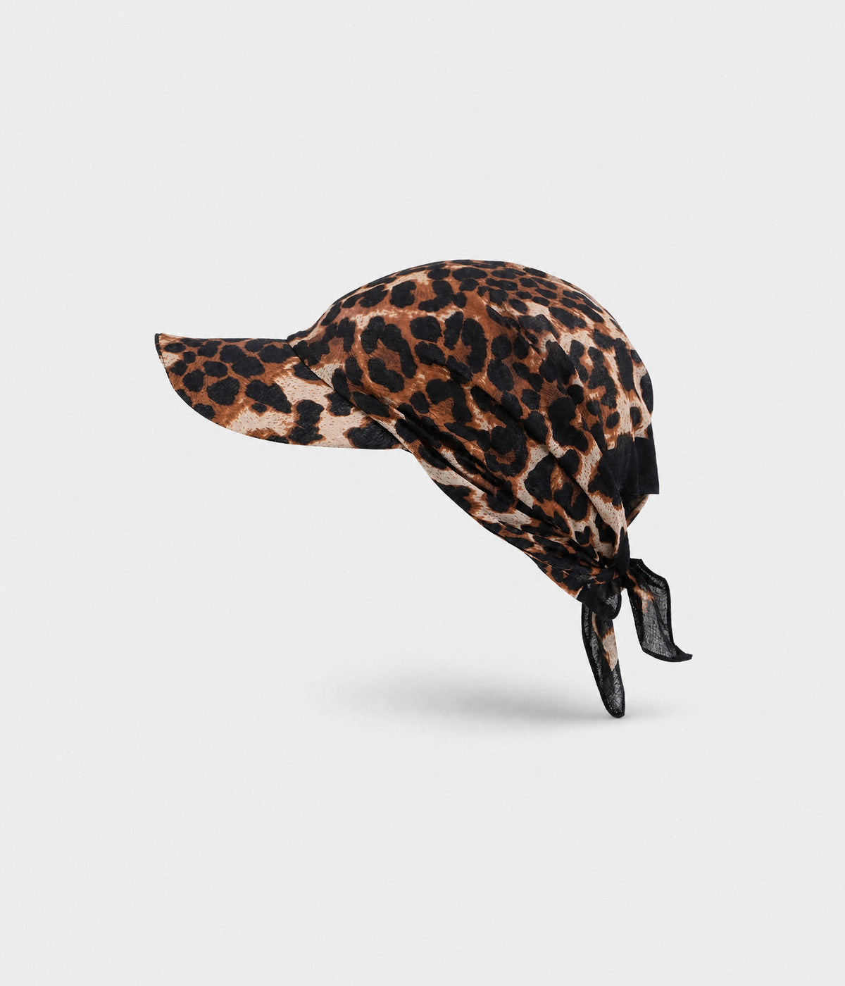 PEAKED BANDANA CAP.