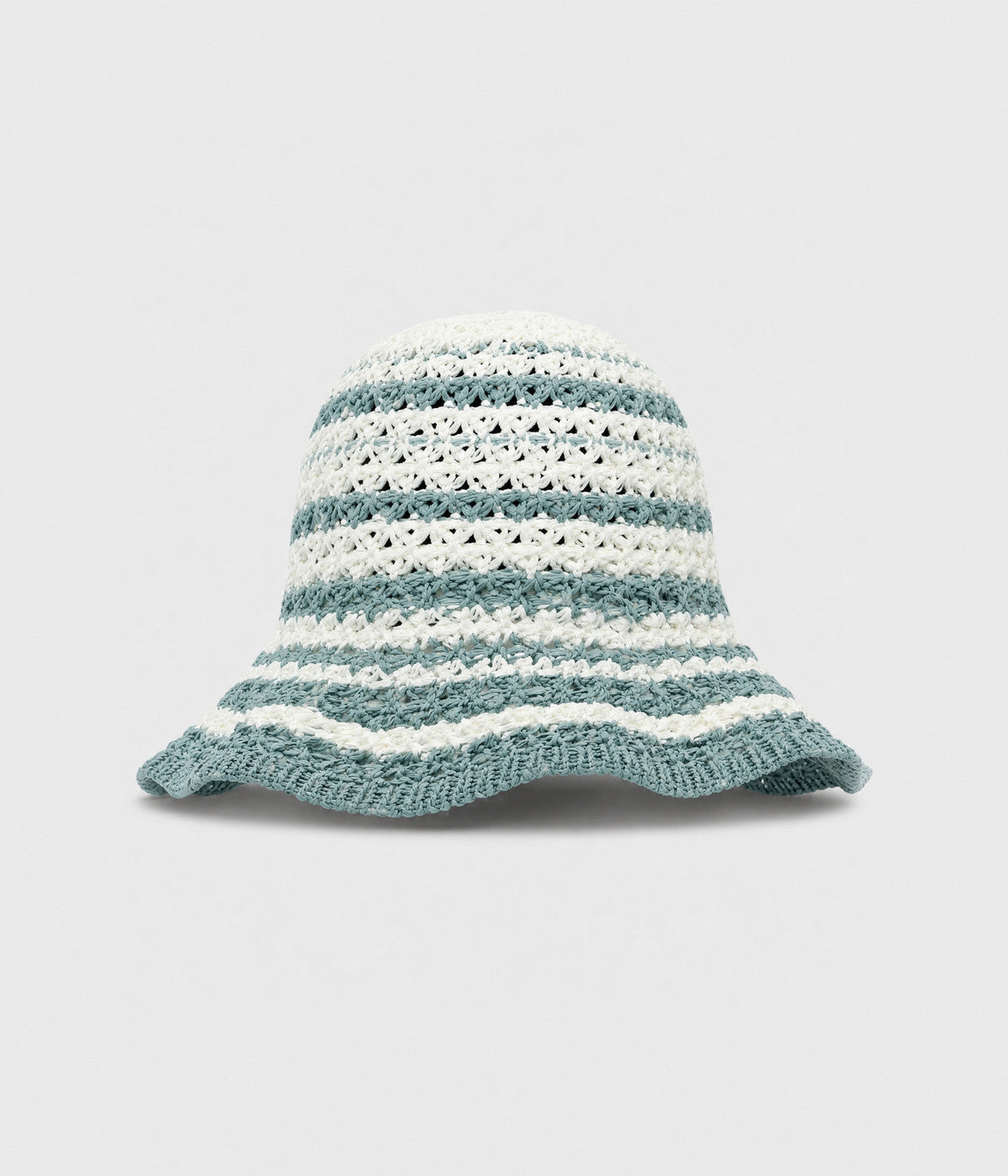 SCALLOPED CROCHET BUCKET.