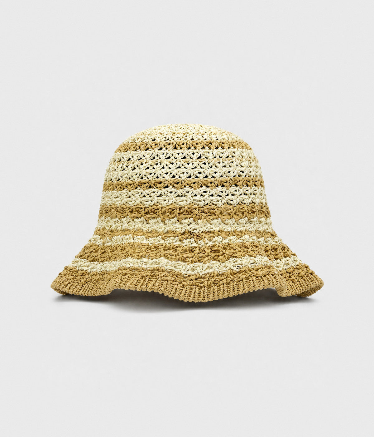 SCALLOPED CROCHET BUCKET.