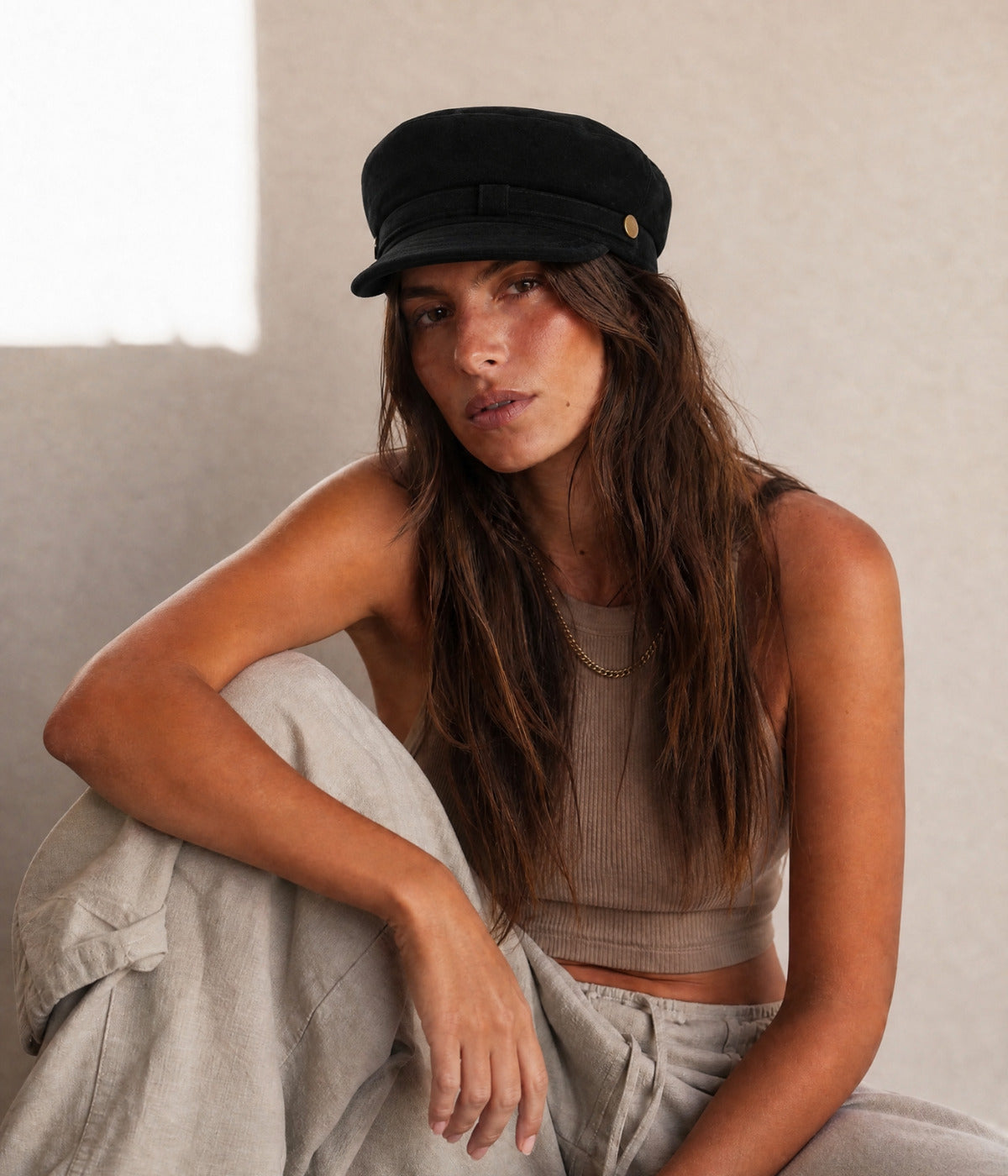 SUEDE SKIPPER.